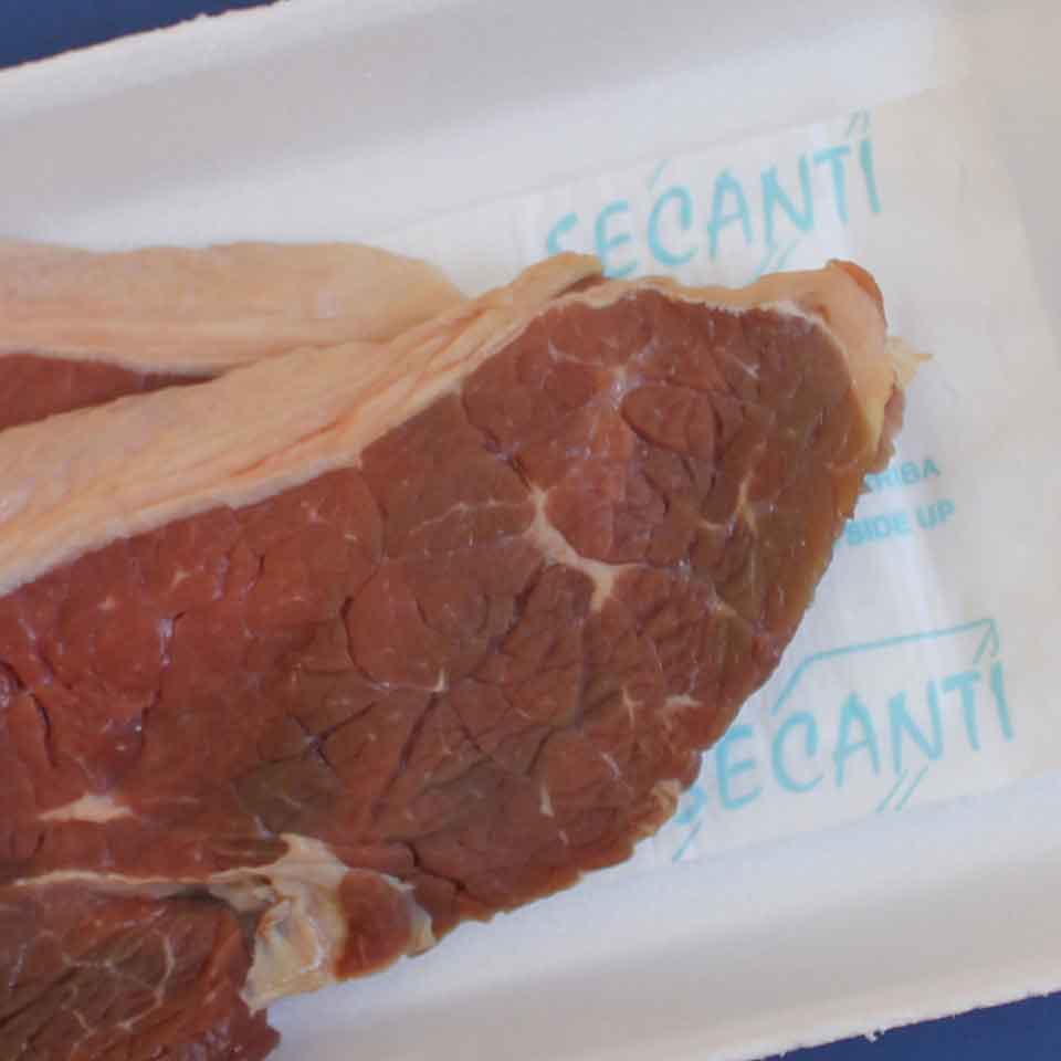 Absorbent Food Pad - Secanti - 50mL - Produto aplicado com carne vermelha.